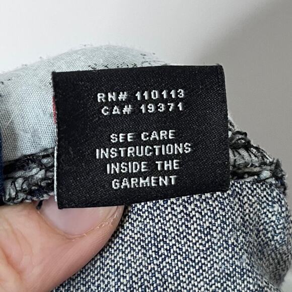 Rock & Republic Mens Taylor Bootcut Jeans 34 Embellished Flap Pockets Distressed - Picture 11 of 14